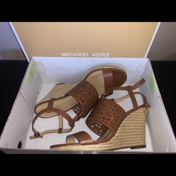 MICHAEL KORS Darci Wedge Sandals Brown Leather Women’s Size 9 Like New with Box! - Picture 2 of 11